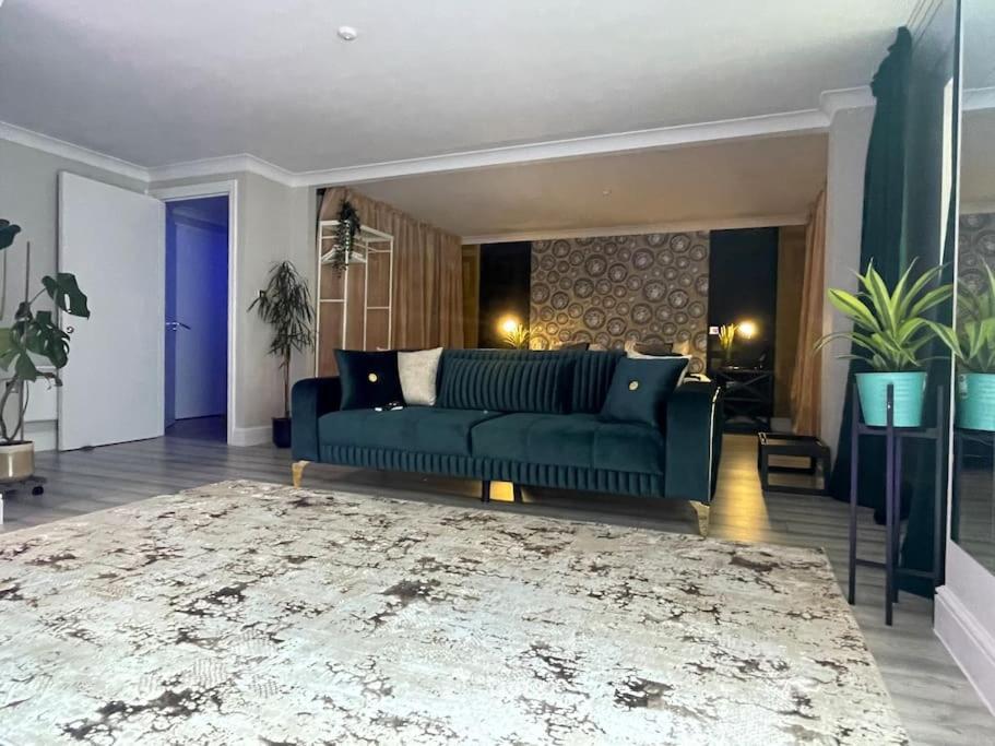 ברמינגהאם The Exclusive Jacuzzi Apartment מראה חיצוני תמונה