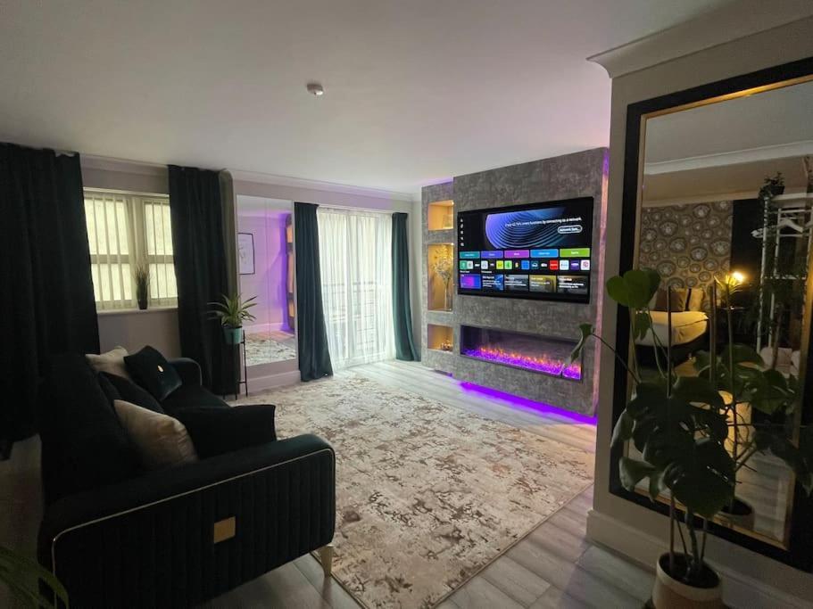 ברמינגהאם The Exclusive Jacuzzi Apartment מראה חיצוני תמונה